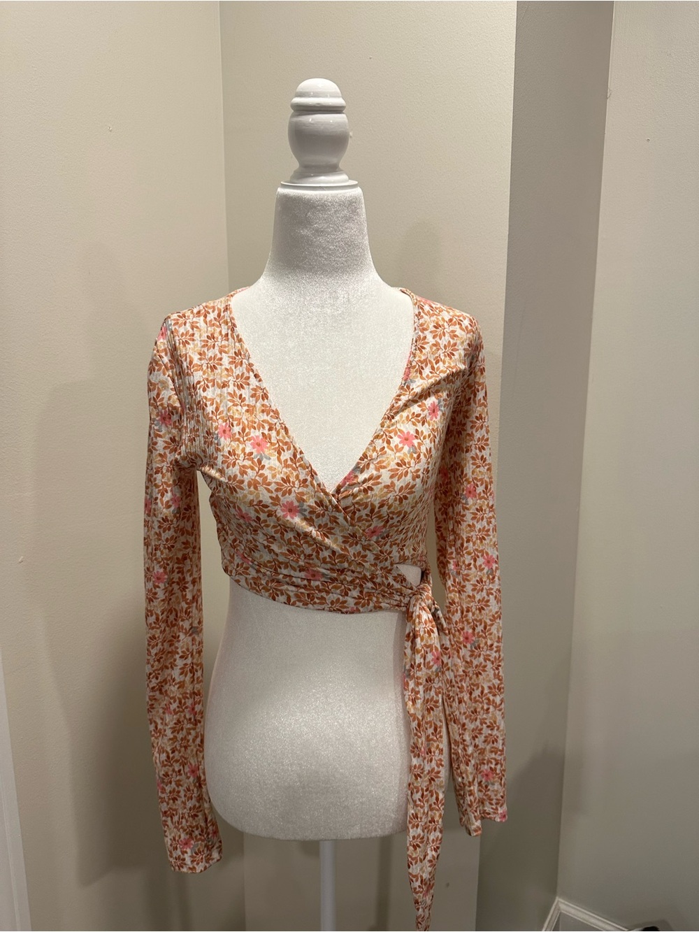 Antistar Floral Ribbed Wrap Crop Top Long Sleeve Tie Waist Small - Picture 2 of 10